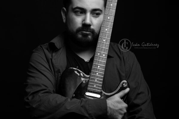 sesión de fotos de musico guitarrista en la serena