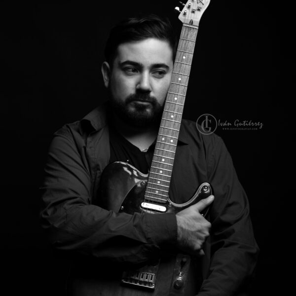 sesión de fotos de musico guitarrista en la serena